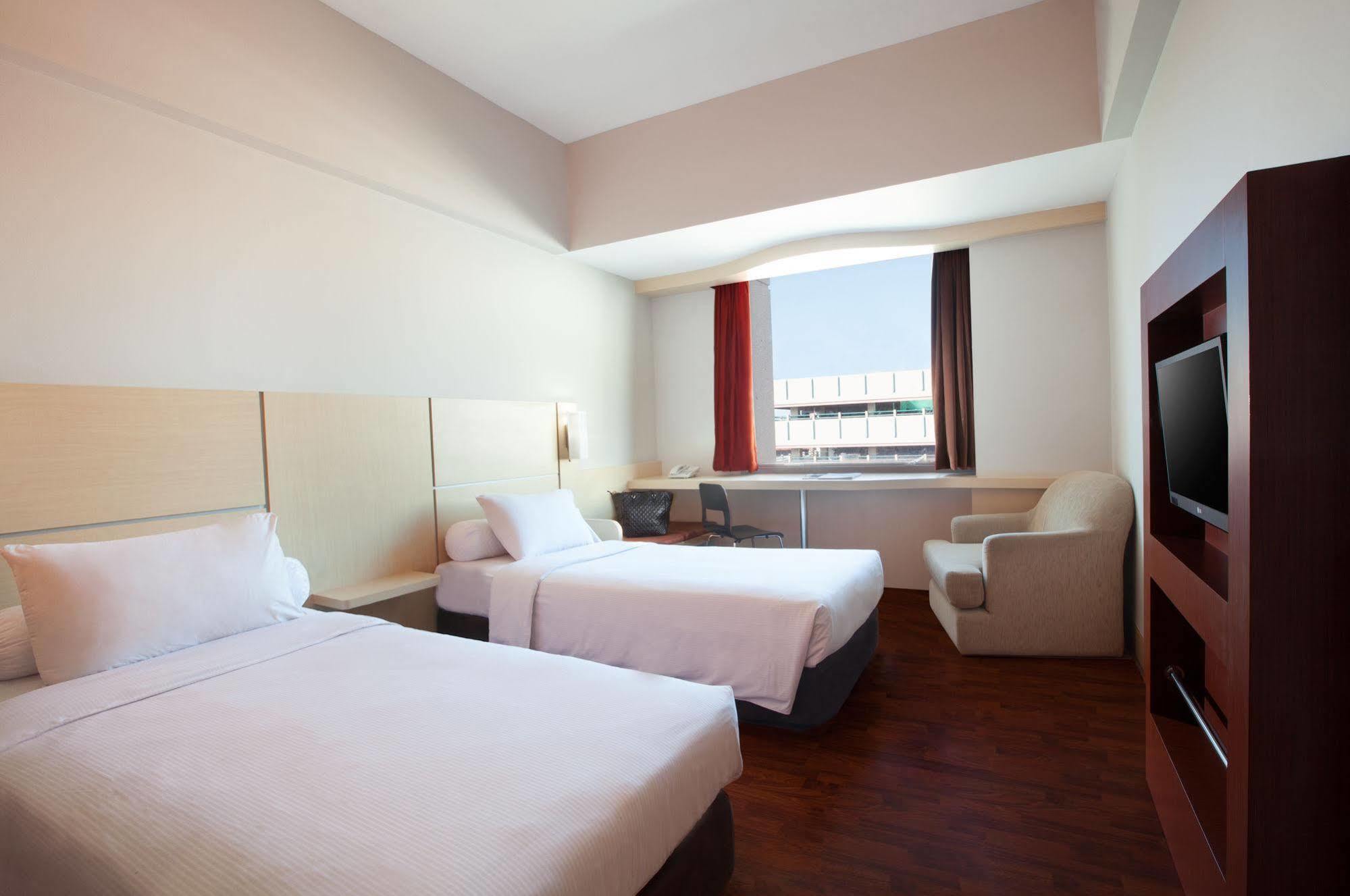 Ibis Mangga Dua Hotel Jakarta Luaran gambar